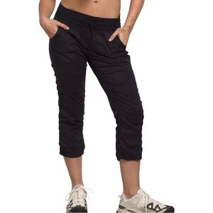 The North Face Black Women's Active Crop Pants